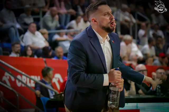 Galeria zdjęć 1 kolejki PGE Basket Ligi Anwil Włocławek-Górnik Zamek Książ — zdjęcie 86