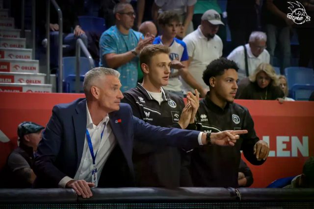 Galeria zdjęć 1 kolejki PGE Basket Ligi Anwil Włocławek-Górnik Zamek Książ — zdjęcie 43