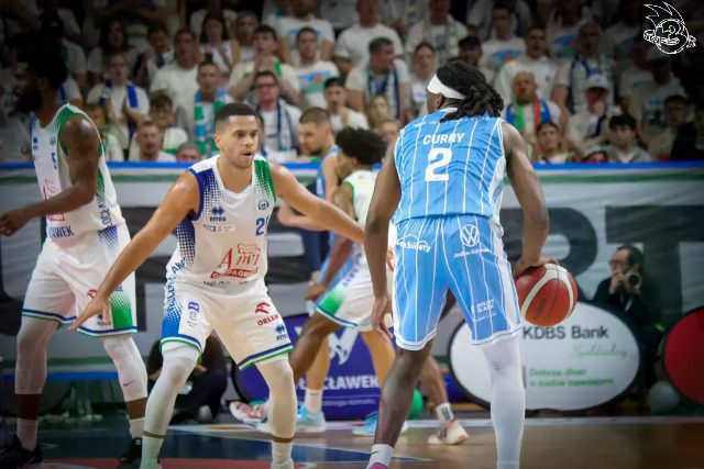 Galeria zdjęć 1 kolejki PGE Basket Ligi Anwil Włocławek-Górnik Zamek Książ — zdjęcie 133