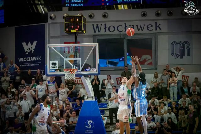 Galeria zdjęć 1 kolejki PGE Basket Ligi Anwil Włocławek-Górnik Zamek Książ — zdjęcie 207