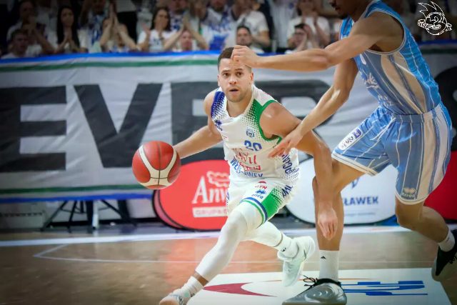 Galeria zdjęć 1 kolejki PGE Basket Ligi Anwil Włocławek-Górnik Zamek Książ — zdjęcie 144