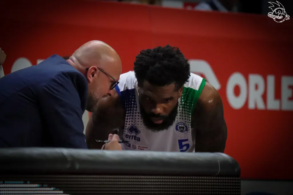 Galeria zdjęć 1 kolejki PGE Basket Ligi Anwil Włocławek-Górnik Zamek Książ — zdjęcie 100