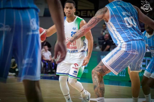 Galeria zdjęć 1 kolejki PGE Basket Ligi Anwil Włocławek-Górnik Zamek Książ — zdjęcie 72