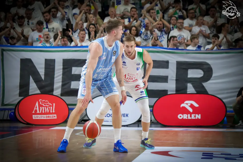 Galeria zdjęć 1 kolejki PGE Basket Ligi Anwil Włocławek-Górnik Zamek Książ — zdjęcie 60