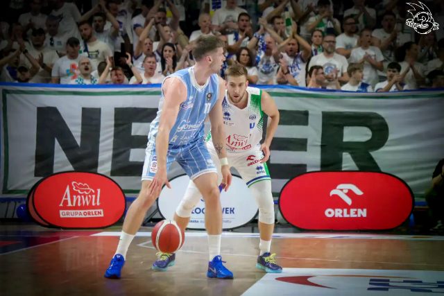 Galeria zdjęć 1 kolejki PGE Basket Ligi Anwil Włocławek-Górnik Zamek Książ — zdjęcie 60
