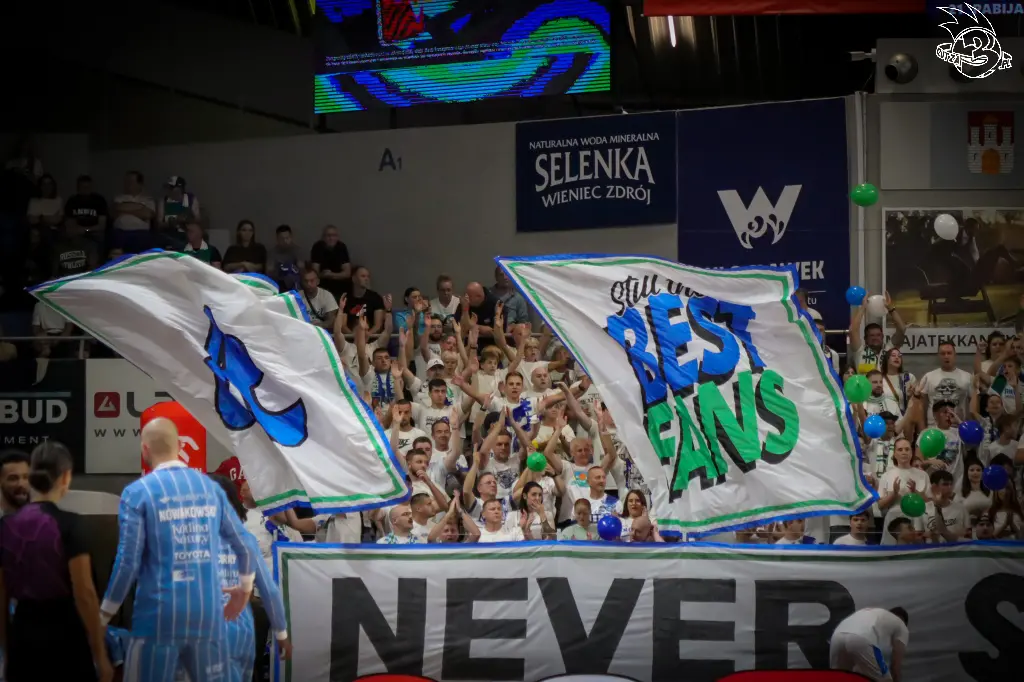 Galeria zdjęć 1 kolejki PGE Basket Ligi Anwil Włocławek-Górnik Zamek Książ — zdjęcie 39