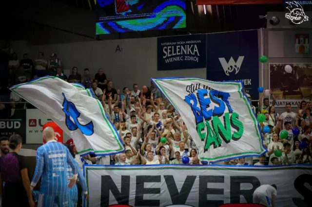 Galeria zdjęć 1 kolejki PGE Basket Ligi Anwil Włocławek-Górnik Zamek Książ — zdjęcie 39