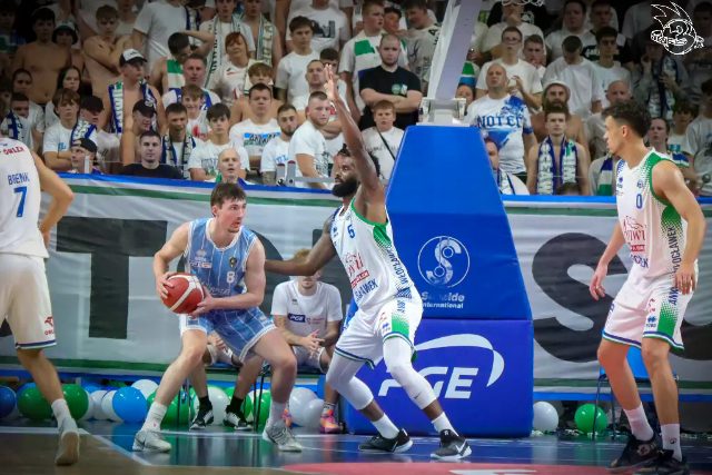 Galeria zdjęć 1 kolejki PGE Basket Ligi Anwil Włocławek-Górnik Zamek Książ — zdjęcie 131