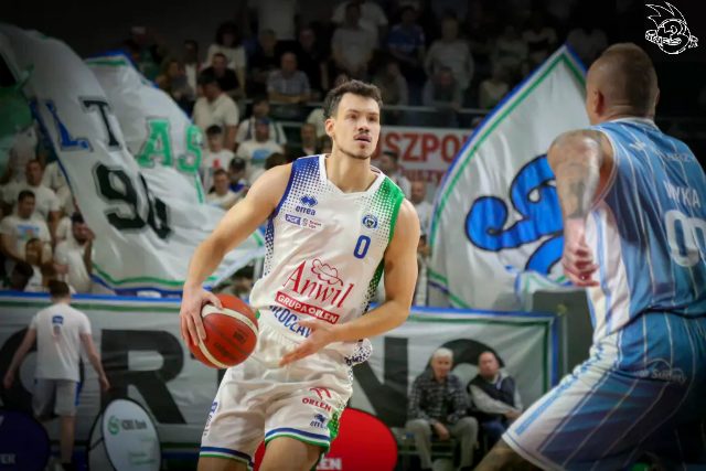 Galeria zdjęć 1 kolejki PGE Basket Ligi Anwil Włocławek-Górnik Zamek Książ — zdjęcie 50