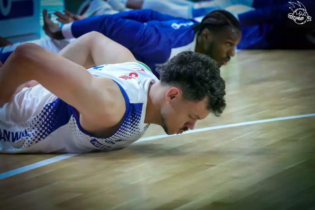 Galeria zdjęć 1 kolejki PGE Basket Ligi Anwil Włocławek-Górnik Zamek Książ — zdjęcie 4