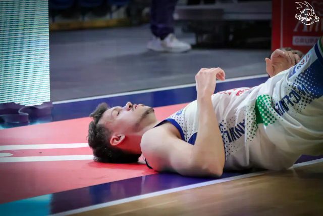 Galeria zdjęć 1 kolejki PGE Basket Ligi Anwil Włocławek-Górnik Zamek Książ — zdjęcie 5