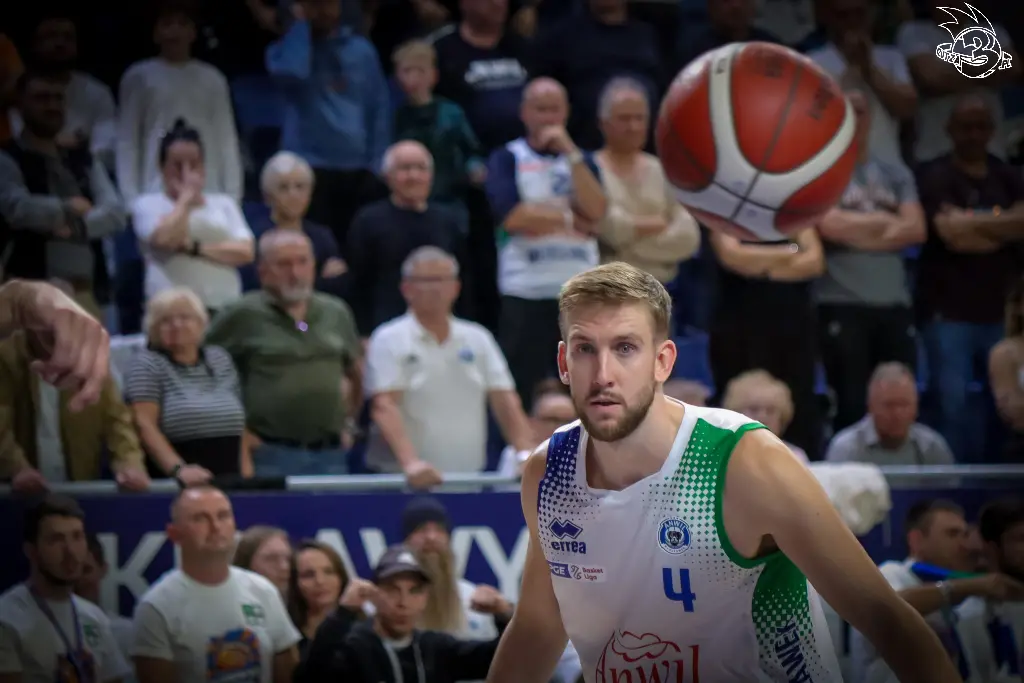 Galeria zdjęć 1 kolejki PGE Basket Ligi Anwil Włocławek-Górnik Zamek Książ — zdjęcie 195