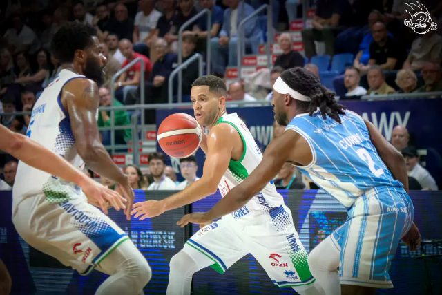 Galeria zdjęć 1 kolejki PGE Basket Ligi Anwil Włocławek-Górnik Zamek Książ — zdjęcie 89