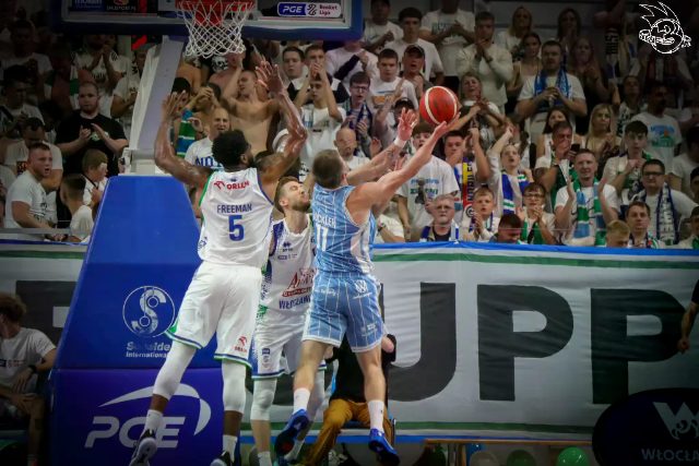 Galeria zdjęć 1 kolejki PGE Basket Ligi Anwil Włocławek-Górnik Zamek Książ — zdjęcie 62
