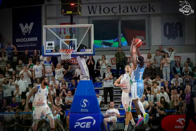 Galeria zdjęć 1 kolejki PGE Basket Ligi Anwil Włocławek-Górnik Zamek Książ — zdjęcie 206