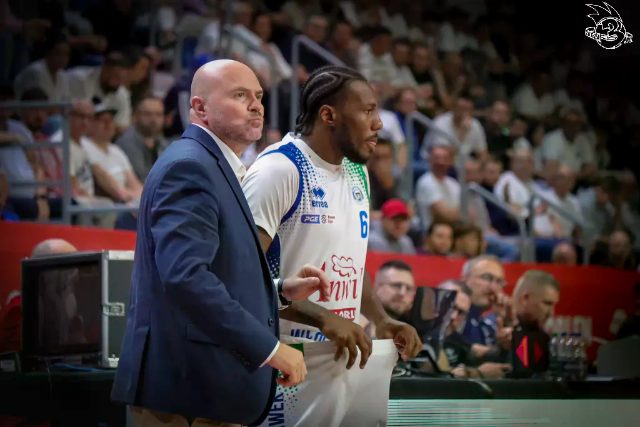 Galeria zdjęć 1 kolejki PGE Basket Ligi Anwil Włocławek-Górnik Zamek Książ — zdjęcie 97