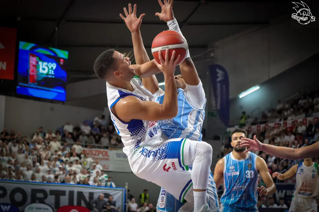 Galeria zdjęć 1 kolejki PGE Basket Ligi Anwil Włocławek-Górnik Zamek Książ — zdjęcie 77