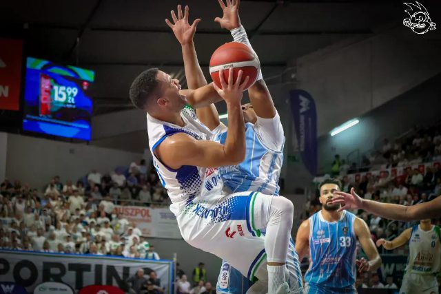 Galeria zdjęć 1 kolejki PGE Basket Ligi Anwil Włocławek-Górnik Zamek Książ — zdjęcie 77