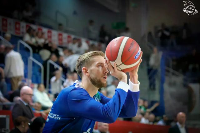 Galeria zdjęć 1 kolejki PGE Basket Ligi Anwil Włocławek-Górnik Zamek Książ — zdjęcie 23