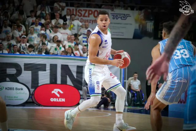 Galeria zdjęć 1 kolejki PGE Basket Ligi Anwil Włocławek-Górnik Zamek Książ — zdjęcie 64