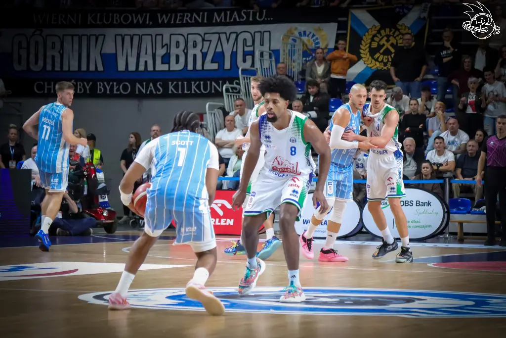 Galeria zdjęć 1 kolejki PGE Basket Ligi Anwil Włocławek-Górnik Zamek Książ — zdjęcie 200
