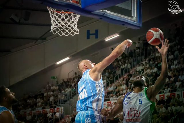 Galeria zdjęć 1 kolejki PGE Basket Ligi Anwil Włocławek-Górnik Zamek Książ — zdjęcie 75