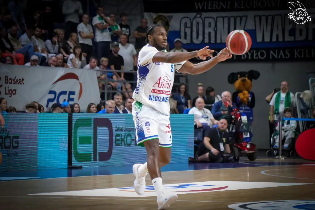 Galeria zdjęć 1 kolejki PGE Basket Ligi Anwil Włocławek-Górnik Zamek Książ — zdjęcie 173
