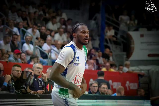 Galeria zdjęć 1 kolejki PGE Basket Ligi Anwil Włocławek-Górnik Zamek Książ — zdjęcie 98