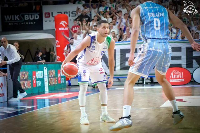 Galeria zdjęć 1 kolejki PGE Basket Ligi Anwil Włocławek-Górnik Zamek Książ — zdjęcie 145