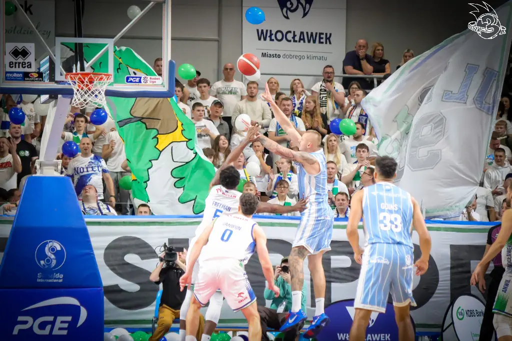 Galeria zdjęć 1 kolejki PGE Basket Ligi Anwil Włocławek-Górnik Zamek Książ — zdjęcie 49