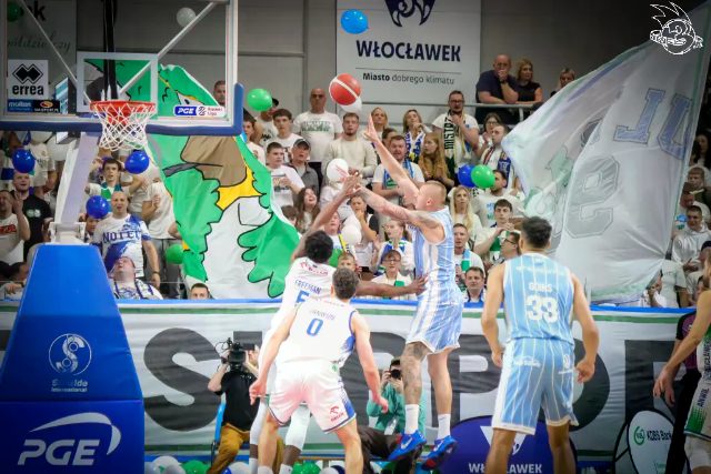 Galeria zdjęć 1 kolejki PGE Basket Ligi Anwil Włocławek-Górnik Zamek Książ — zdjęcie 49