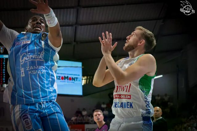 Galeria zdjęć 1 kolejki PGE Basket Ligi Anwil Włocławek-Górnik Zamek Książ — zdjęcie 189