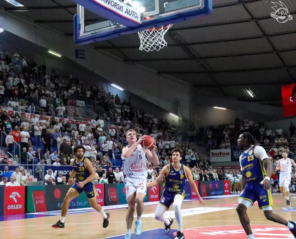 Galeria zdjęć 25 kolejki OBL Anwil Włocławek-Tasomix Rosiek Stal Ostrów Wielkopolski — zdjęcie 169
