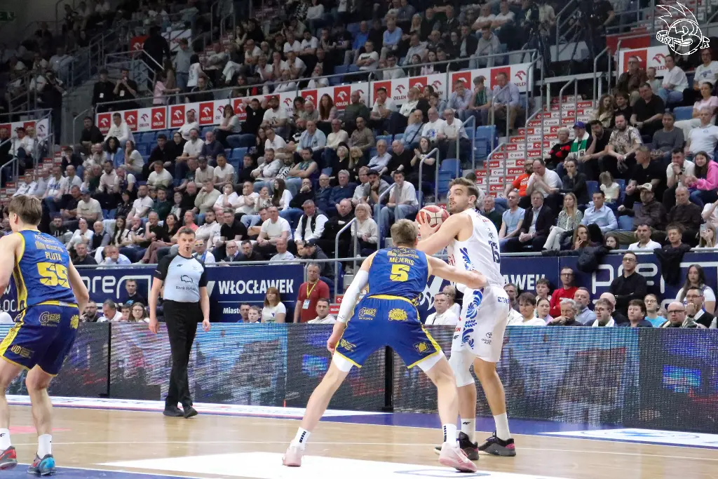 Galeria zdjęć 25 kolejki OBL Anwil Włocławek-Tasomix Rosiek Stal Ostrów Wielkopolski — zdjęcie 86