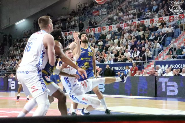 Galeria zdjęć 25 kolejki OBL Anwil Włocławek-Tasomix Rosiek Stal Ostrów Wielkopolski — zdjęcie 107