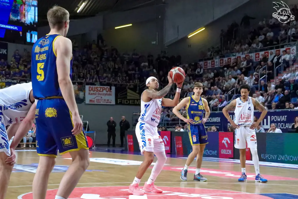 Galeria zdjęć 25 kolejki OBL Anwil Włocławek-Tasomix Rosiek Stal Ostrów Wielkopolski — zdjęcie 66