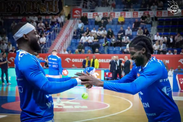 Galeria zdjęć 25 kolejki OBL Anwil Włocławek-Tasomix Rosiek Stal Ostrów Wielkopolski — zdjęcie 11