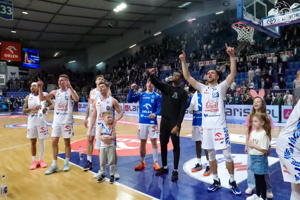 Galeria zdjęć 25 kolejki OBL Anwil Włocławek-Tasomix Rosiek Stal Ostrów Wielkopolski — zdjęcie 243