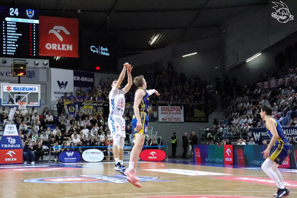 Galeria zdjęć 25 kolejki OBL Anwil Włocławek-Tasomix Rosiek Stal Ostrów Wielkopolski — zdjęcie 71