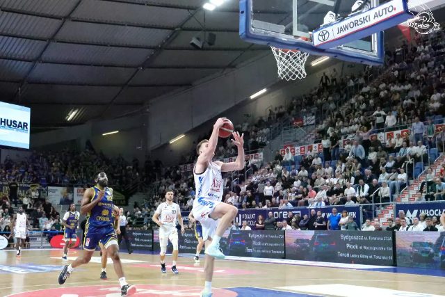 Galeria zdjęć 25 kolejki OBL Anwil Włocławek-Tasomix Rosiek Stal Ostrów Wielkopolski — zdjęcie 46