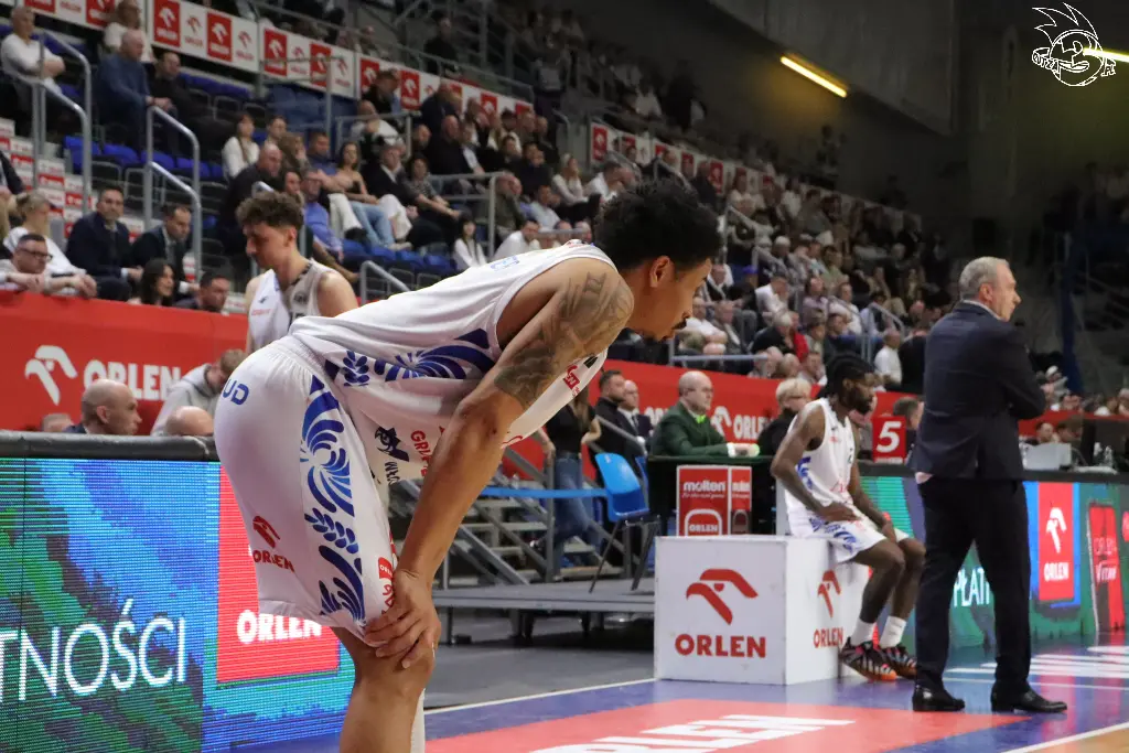 Galeria zdjęć 25 kolejki OBL Anwil Włocławek-Tasomix Rosiek Stal Ostrów Wielkopolski — zdjęcie 131
