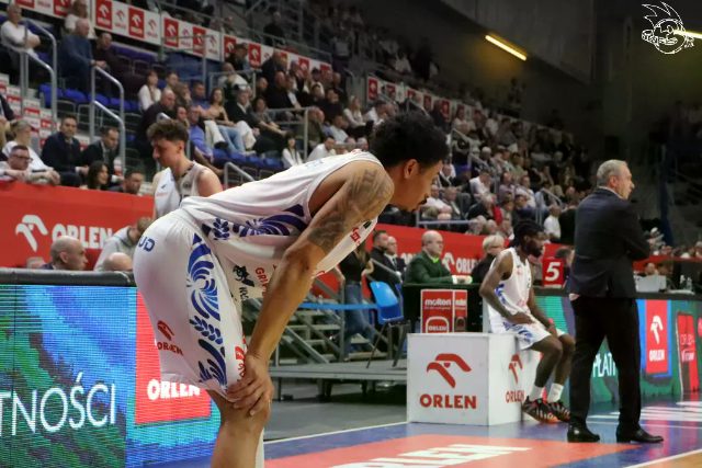 Galeria zdjęć 25 kolejki OBL Anwil Włocławek-Tasomix Rosiek Stal Ostrów Wielkopolski — zdjęcie 131