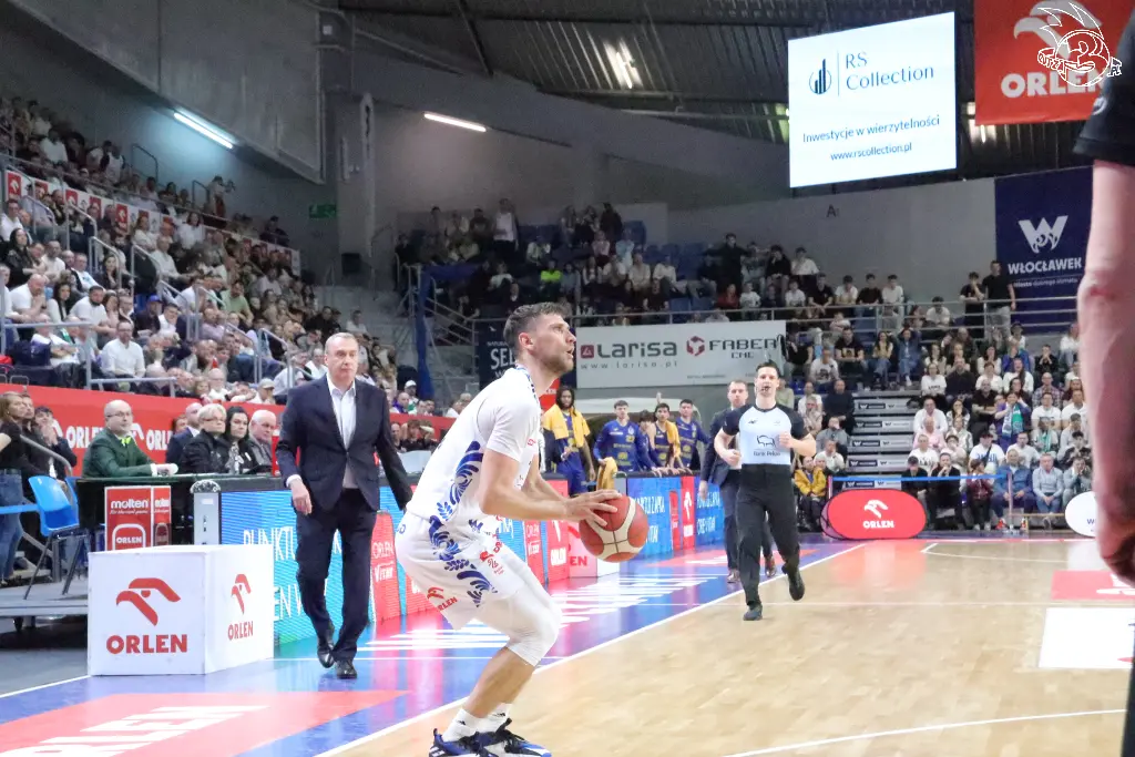 Galeria zdjęć 25 kolejki OBL Anwil Włocławek-Tasomix Rosiek Stal Ostrów Wielkopolski — zdjęcie 108