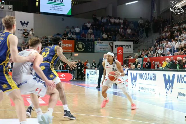 Galeria zdjęć 25 kolejki OBL Anwil Włocławek-Tasomix Rosiek Stal Ostrów Wielkopolski — zdjęcie 137