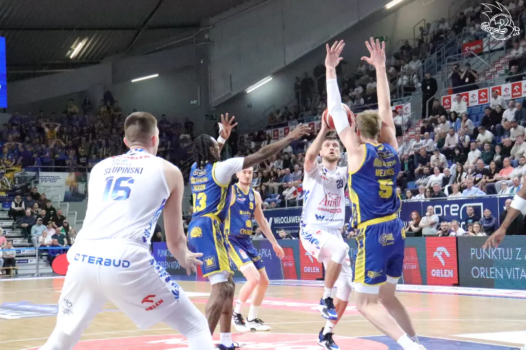 Galeria zdjęć 25 kolejki OBL Anwil Włocławek-Tasomix Rosiek Stal Ostrów Wielkopolski — zdjęcie 103