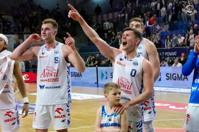 Galeria zdjęć 25 kolejki OBL Anwil Włocławek-Tasomix Rosiek Stal Ostrów Wielkopolski — zdjęcie 247