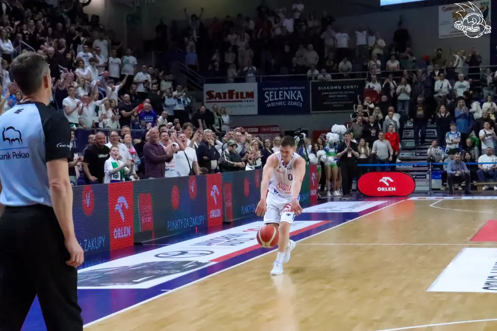 Galeria zdjęć 25 kolejki OBL Anwil Włocławek-Tasomix Rosiek Stal Ostrów Wielkopolski — zdjęcie 237