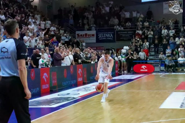 Galeria zdjęć 25 kolejki OBL Anwil Włocławek-Tasomix Rosiek Stal Ostrów Wielkopolski — zdjęcie 237