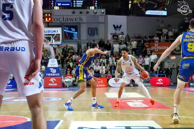 Galeria zdjęć 25 kolejki OBL Anwil Włocławek-Tasomix Rosiek Stal Ostrów Wielkopolski — zdjęcie 183