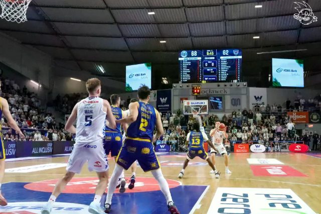 Galeria zdjęć 25 kolejki OBL Anwil Włocławek-Tasomix Rosiek Stal Ostrów Wielkopolski — zdjęcie 188